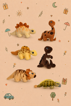 Conjunto de 6 Peluches Dinossauros – Aventura Pré-Histórica Suave e Divertida
