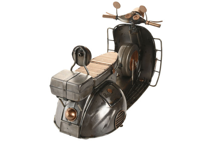 Scooter Vintage em Metal | Decoração Retro com Detalhes Acobreados
